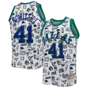 Dirk Nowitzki Dallas Mavericks 1998/99 Hardwood Classics Doodle Swingman Commémoratif Jersey White